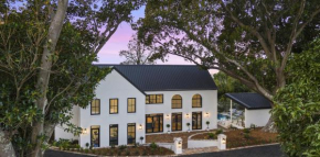 Elouera House - Luxury Secluded Retreat with Private Pool